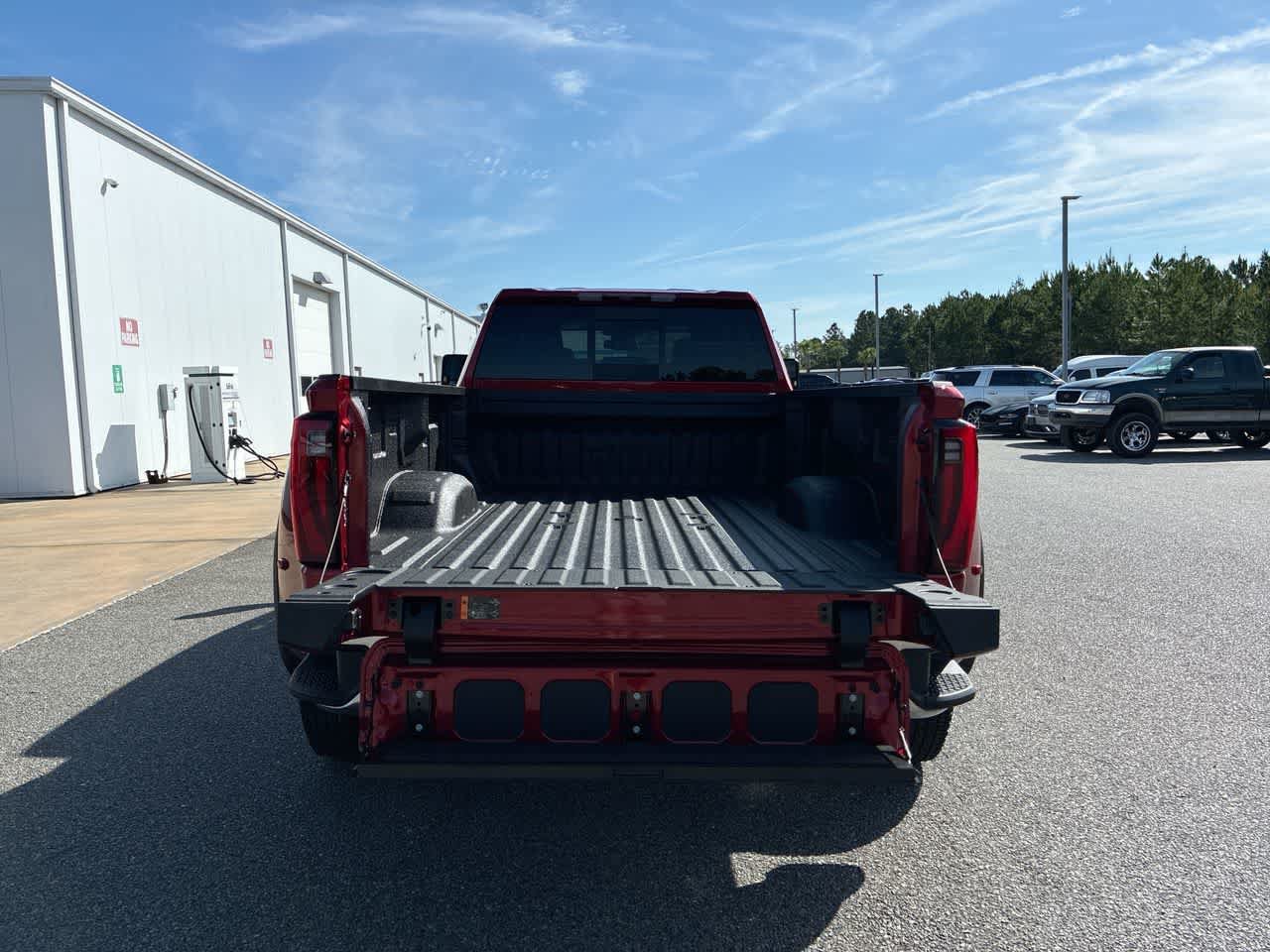 New 2026 GMC Sierra 3500 SLT w/ SLT Premium Package AWD/4WD image 26