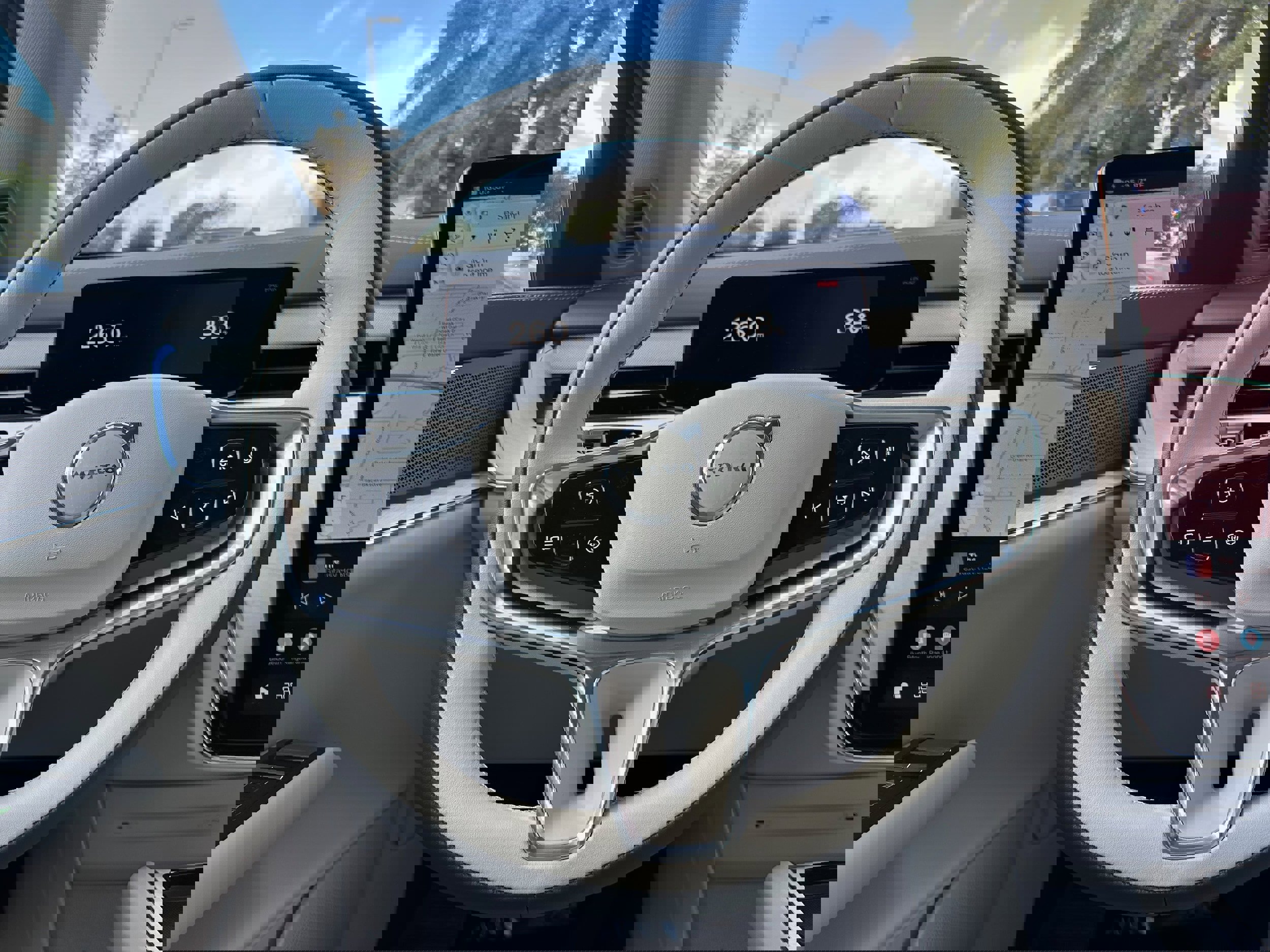 New 2025 Volvo EX90 Plus image 17