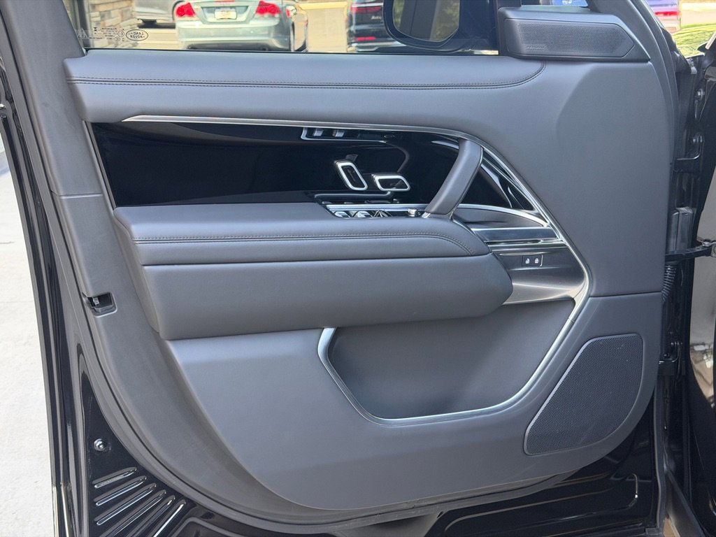 Used 2025 Land Rover Range Rover Long Wheelbase SE AWD/4WD image 21