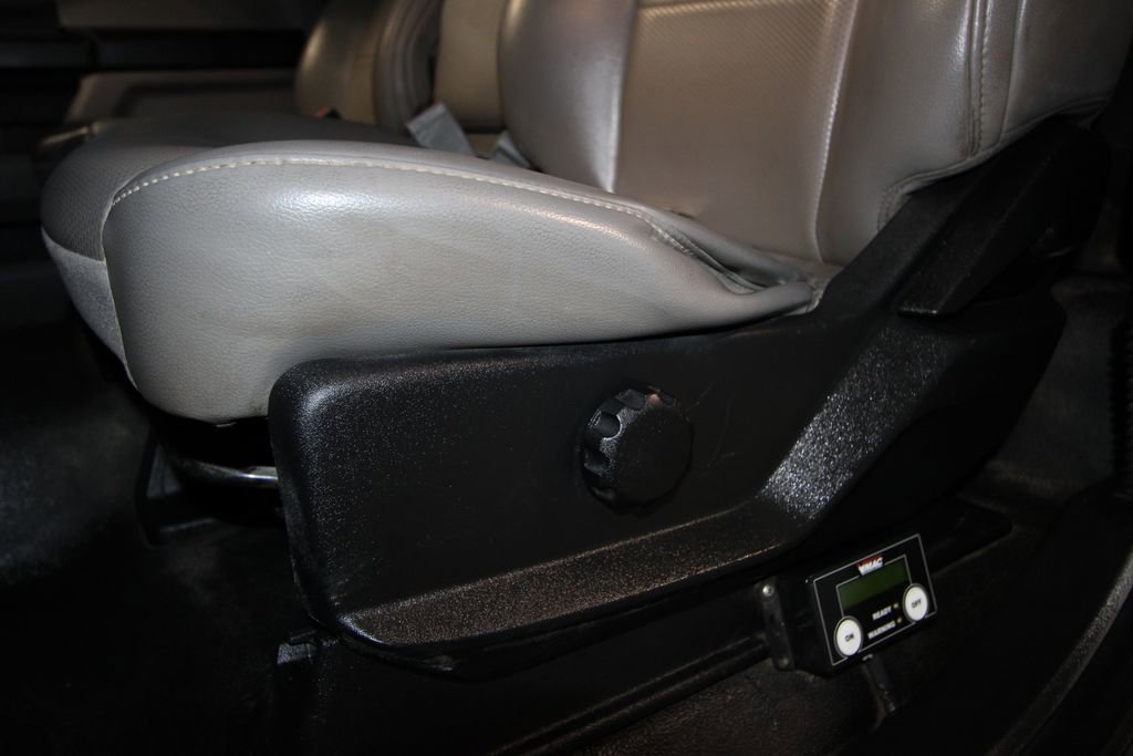 Used 2019 Ford F550 4x4 Regular Cab Super Duty image 7