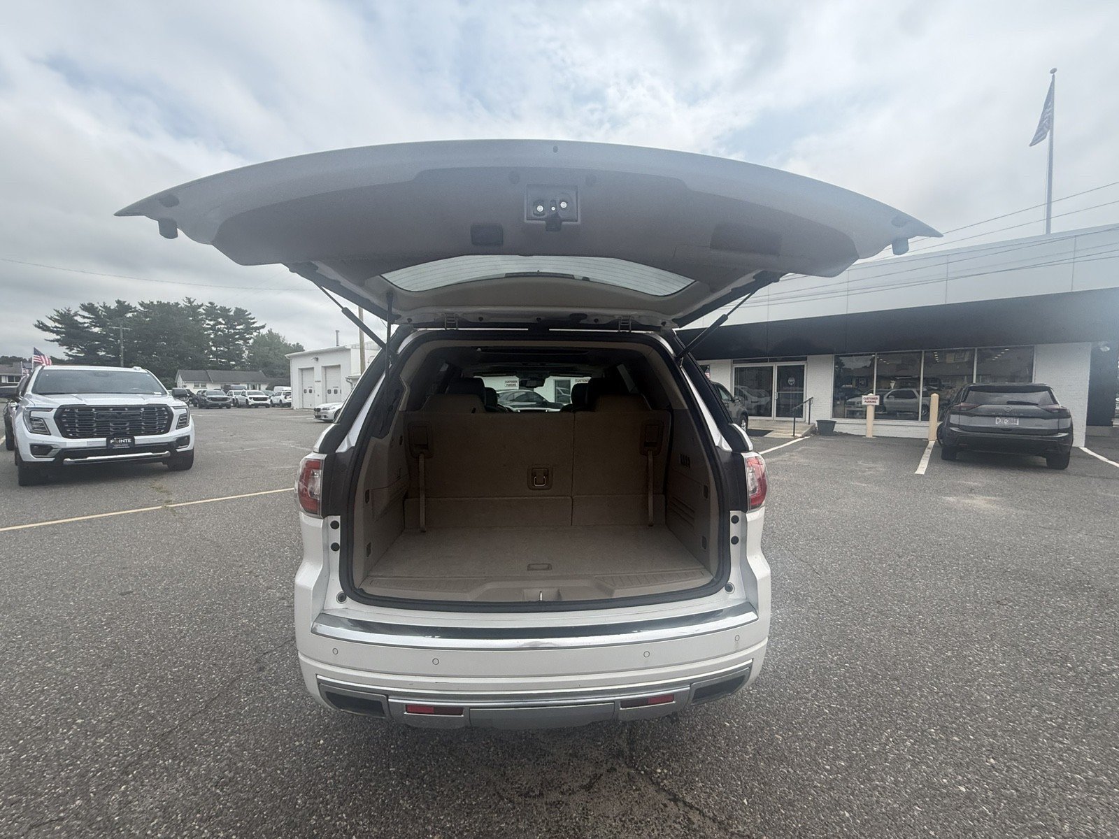 Used 2016 GMC Acadia Denali FWD image 30