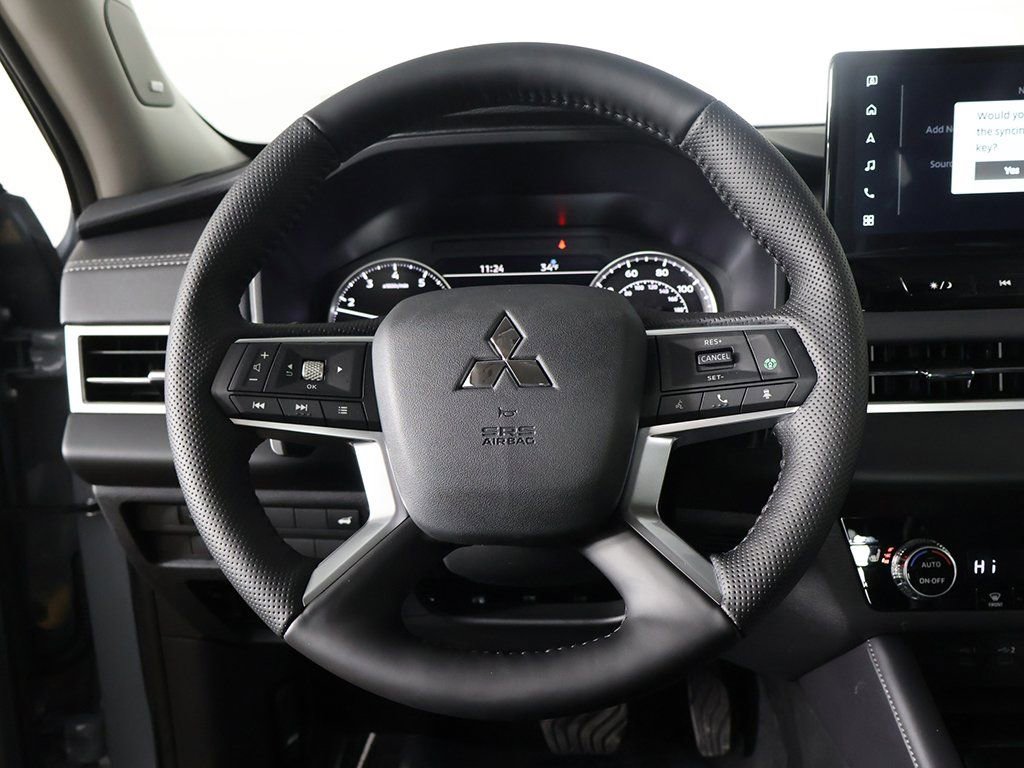 New 2026 Mitsubishi Outlander SE image 42