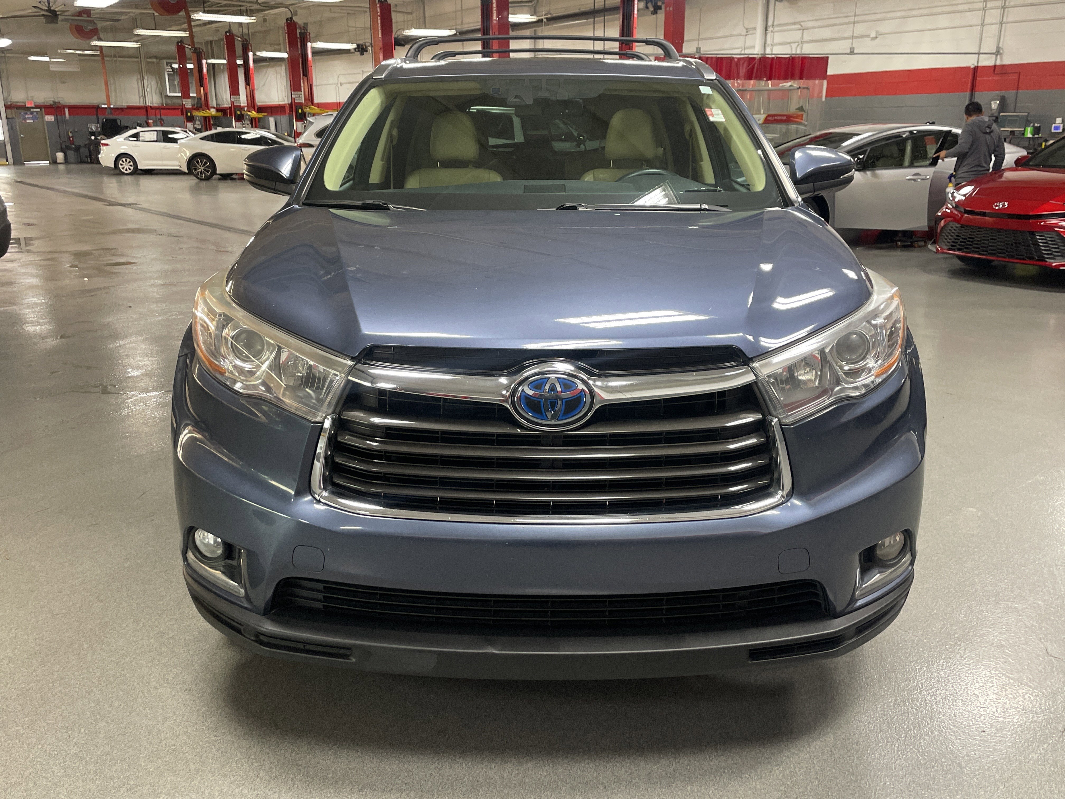 Used 2016 Toyota Highlander Limited image 3