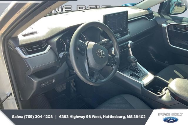 Used 2022 Toyota RAV4 LE image 12