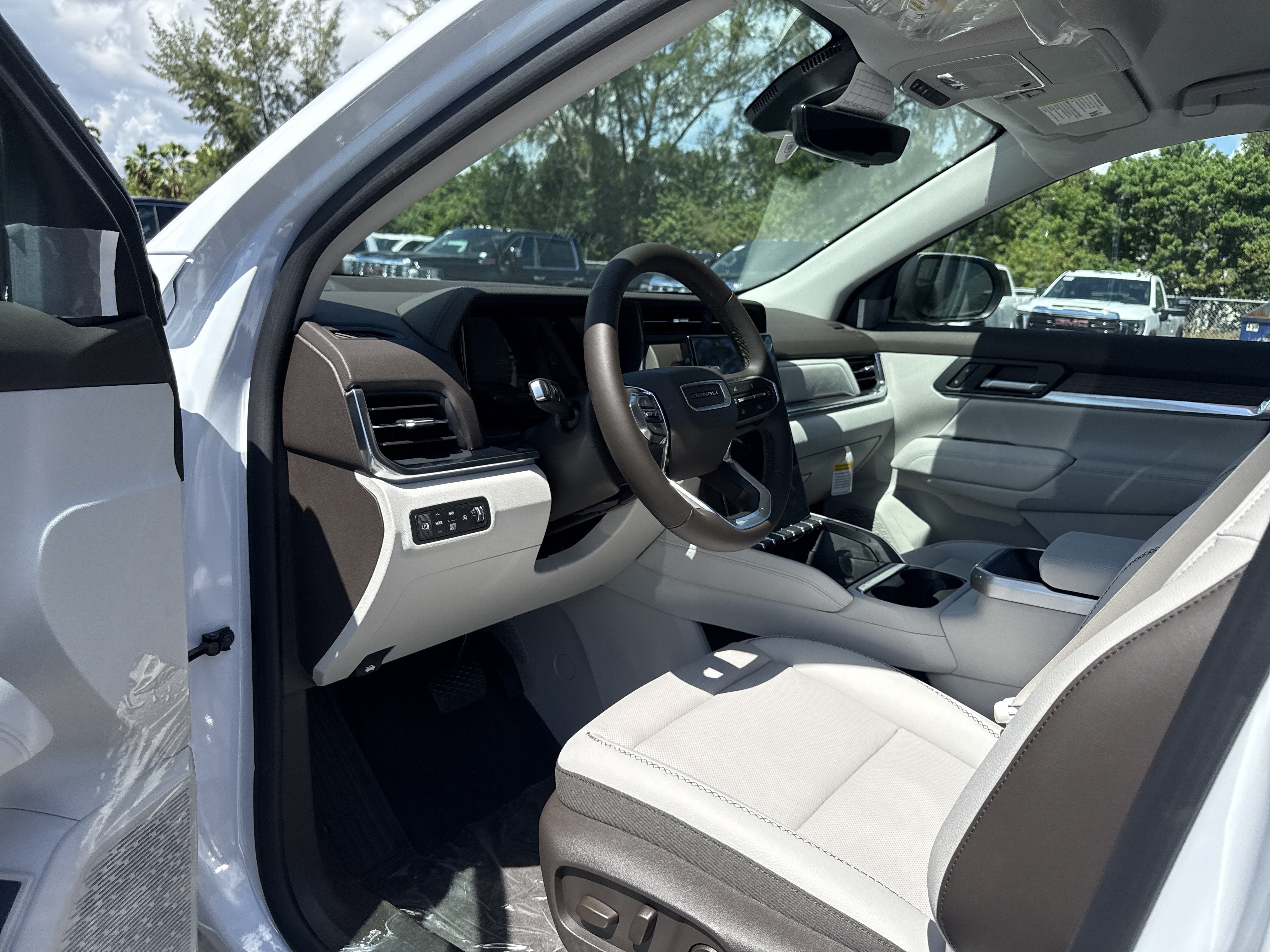New 2027 GMC Terrain Denali w/ LPO, Floor Liner Package AWD/4WD image 8