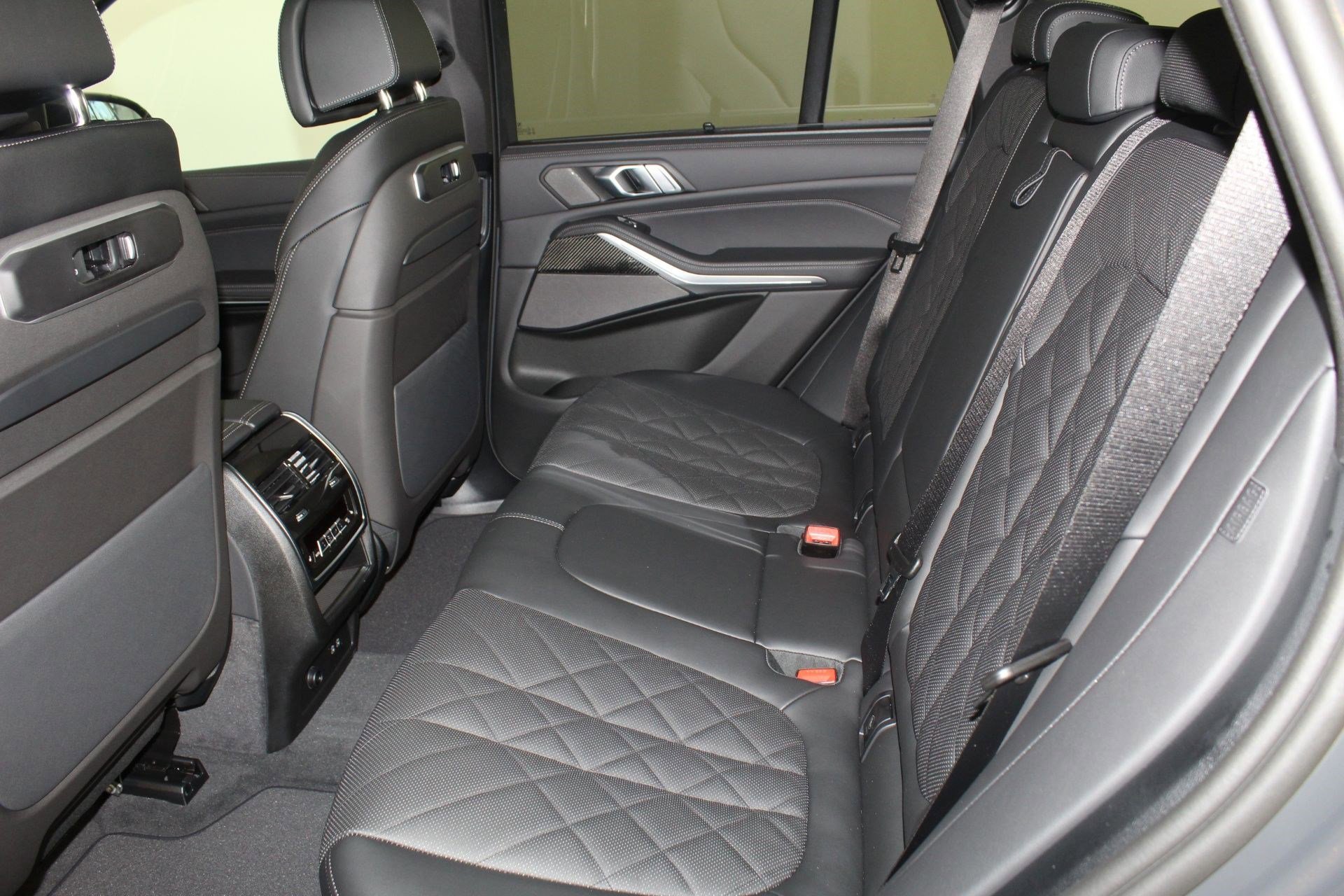 New 2026 BMW X5 M60i image 12