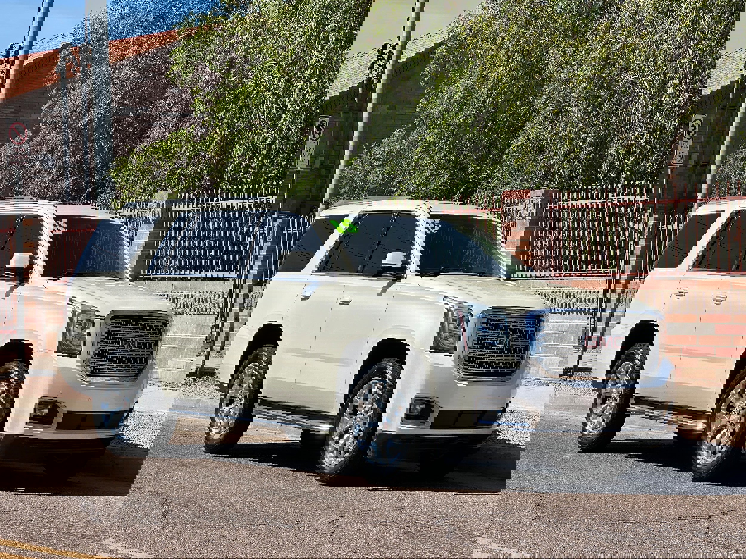 Used 2015 GMC Yukon SLT w/ Open Road Package AWD/4WD image 8