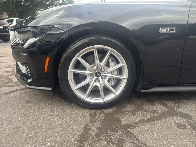 Used 2025 Ford Mustang GT Premium RWD image 9