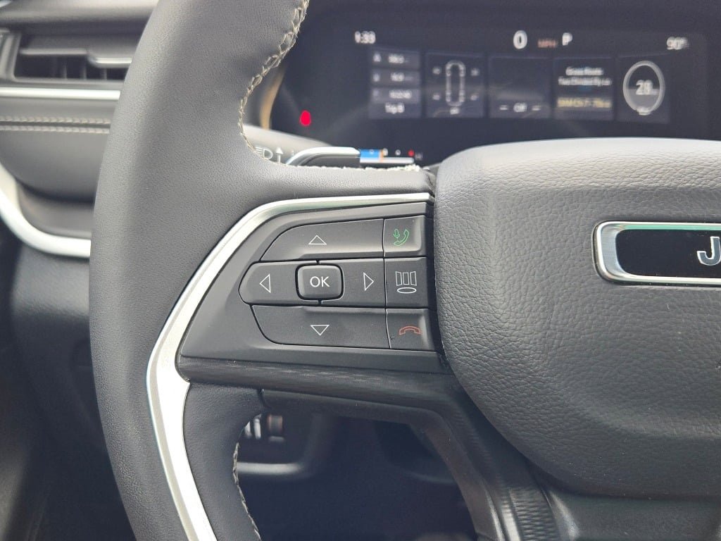 New 2025 Jeep Grand Cherokee Altitude image 33