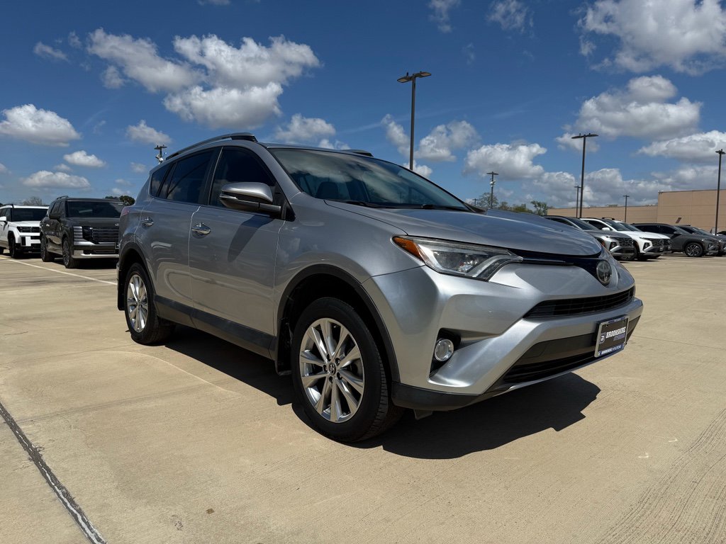 Used 2018 Toyota RAV4 Limited image 3