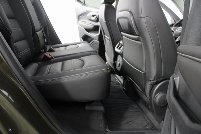 Used 2023 GMC Terrain Denali w/ Denali Premium Package image 25