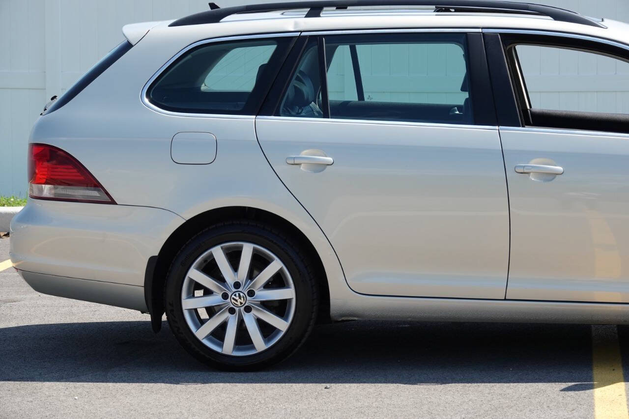 Used 2012 Volkswagen Jetta TDI FWD image 24