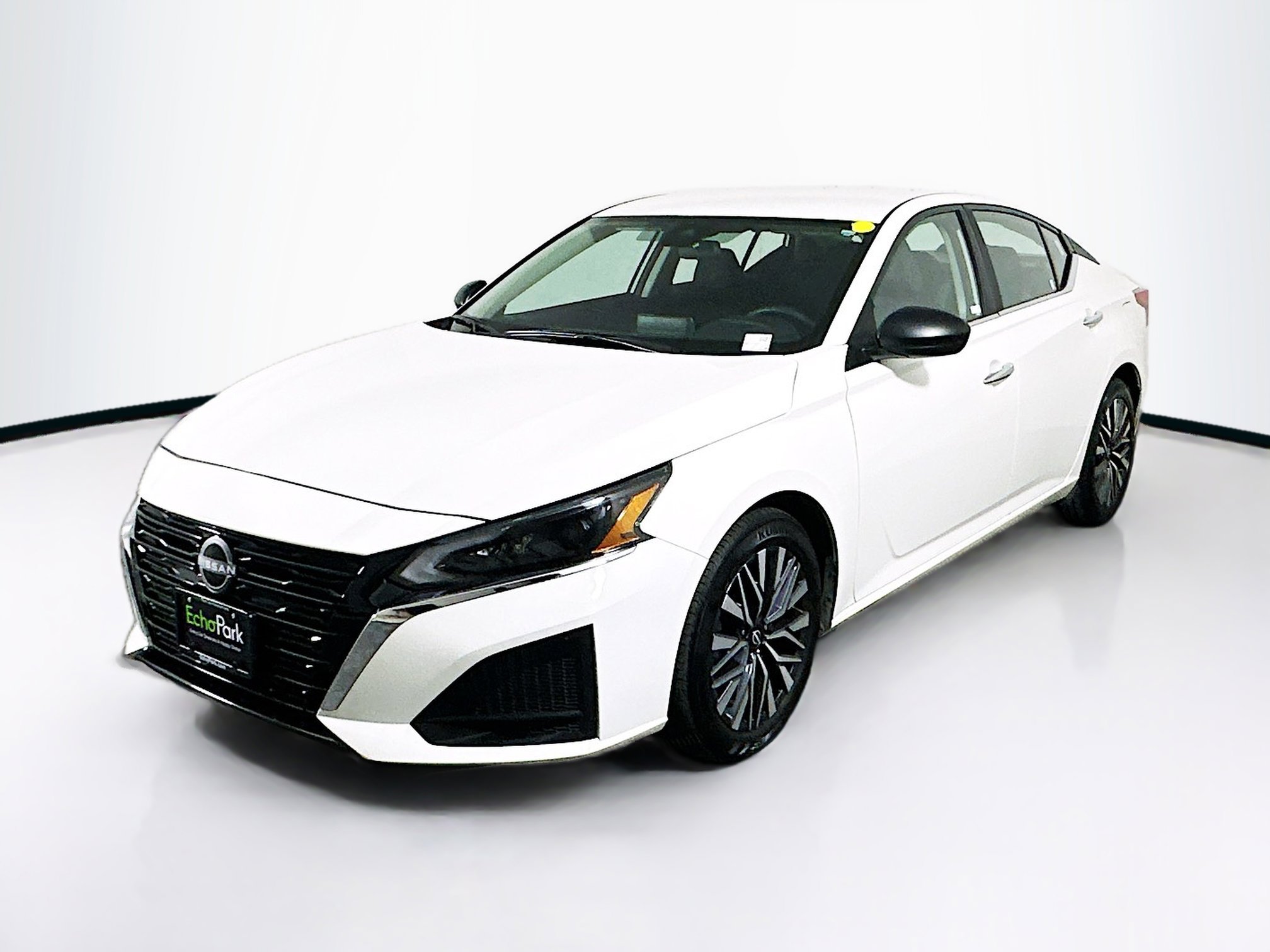 Used 2025 Nissan Altima 2.5 SV image 3