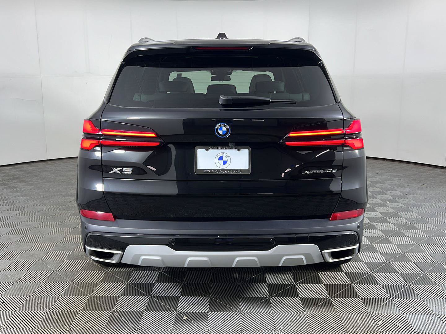 Used 2024 BMW X5 xDrive50e w/ Premium Package AWD/4WD image 6