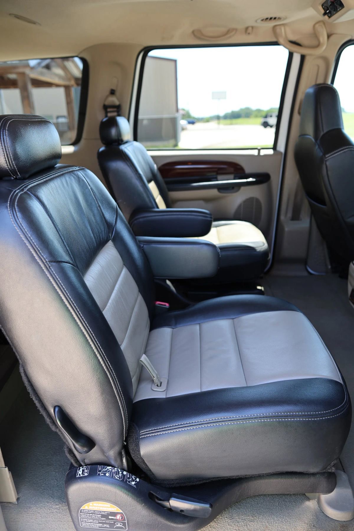 Used 2005 Ford Excursion Eddie Bauer AWD/4WD image 37