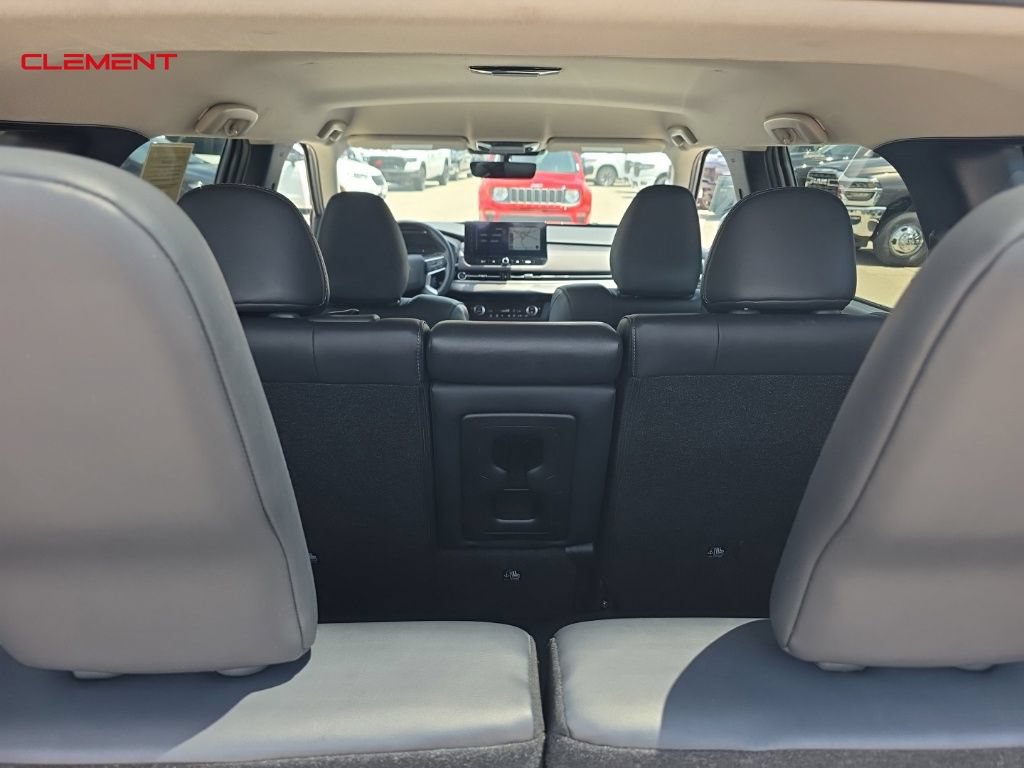 Used 2025 Mitsubishi Outlander SE AWD/4WD image 27