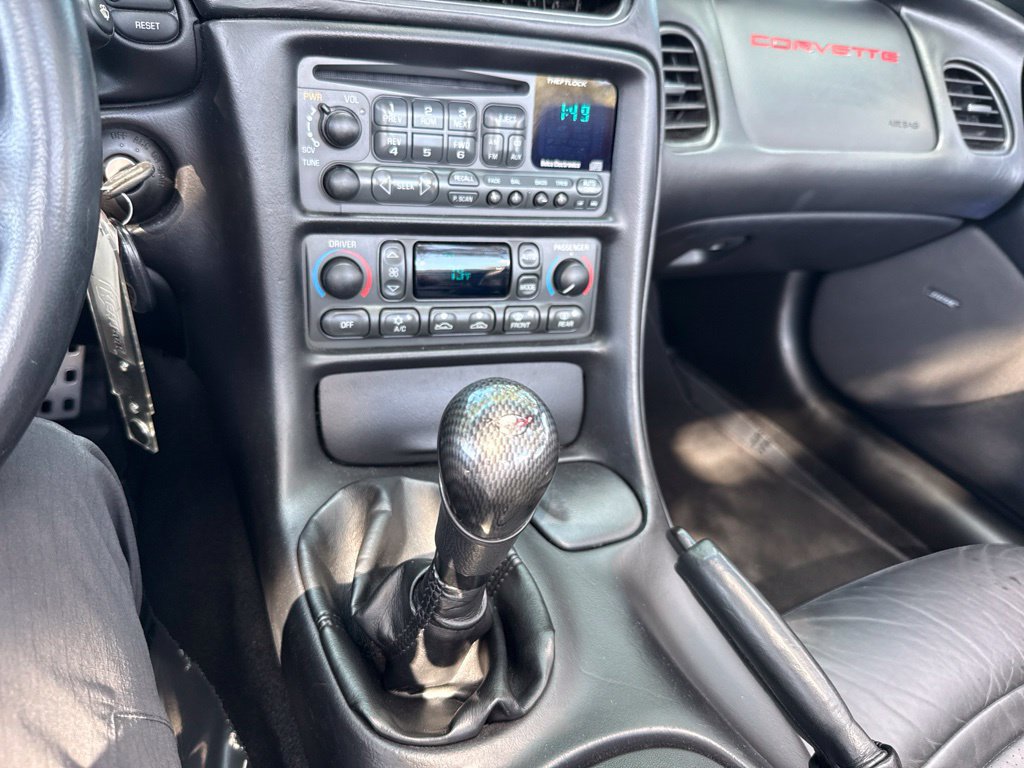 Used 2004 Chevrolet Corvette Convertible w/ Preferred Equipment Group RWD image 24