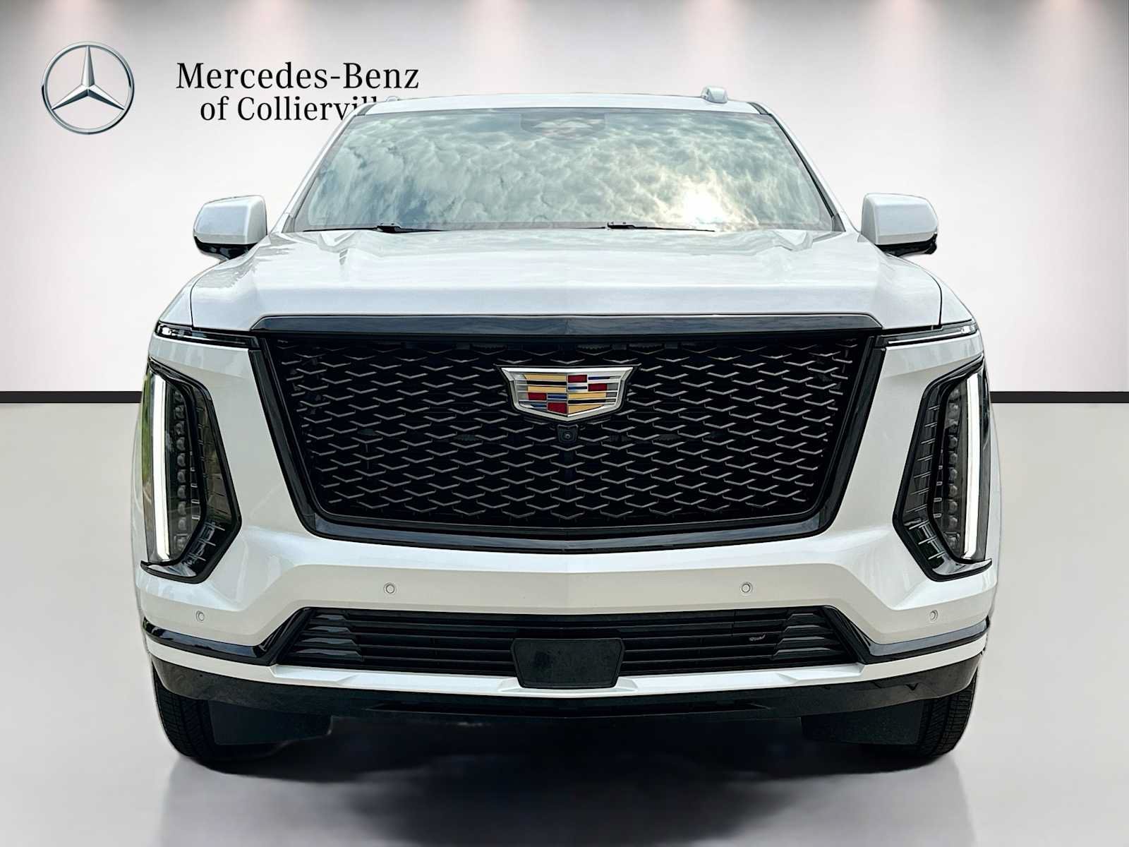Used 2025 Cadillac Escalade Sport w/ LPO, Floor Liner Package AWD/4WD image 2