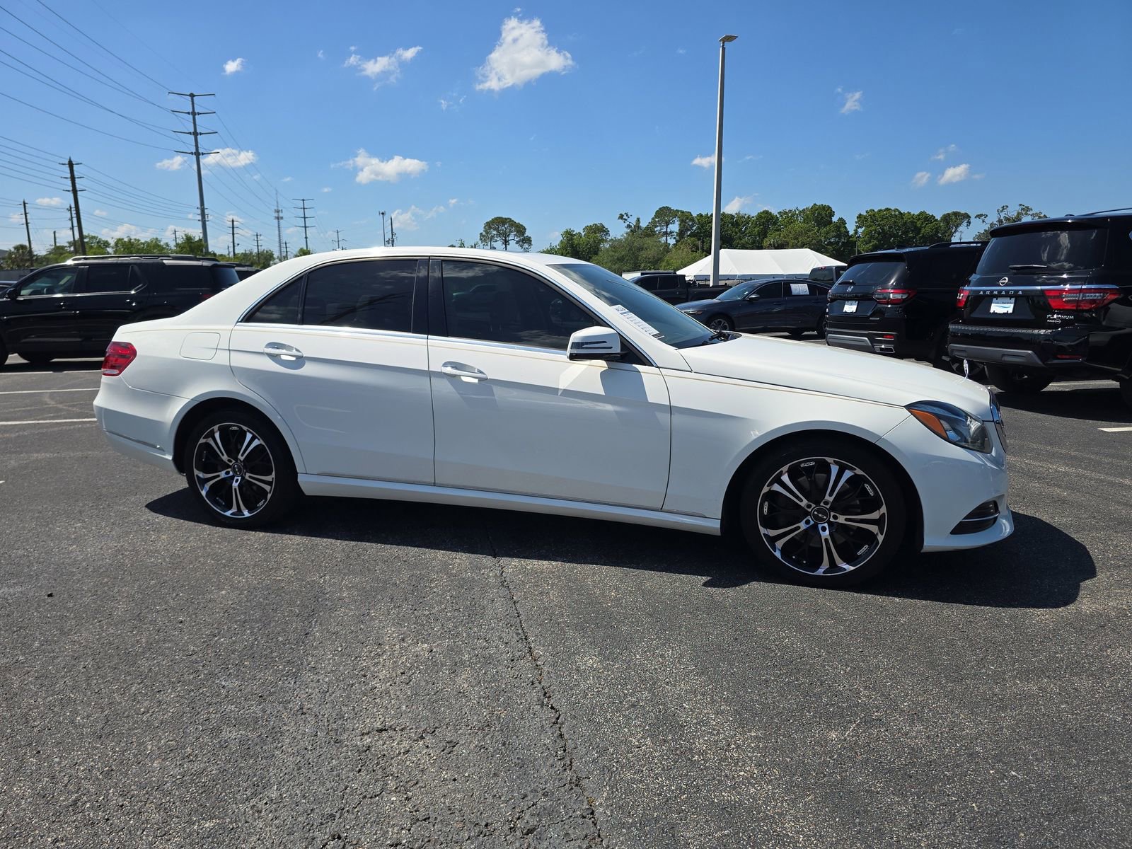 Used 2014 Mercedes-Benz E 350 4MATIC Sedan image 2
