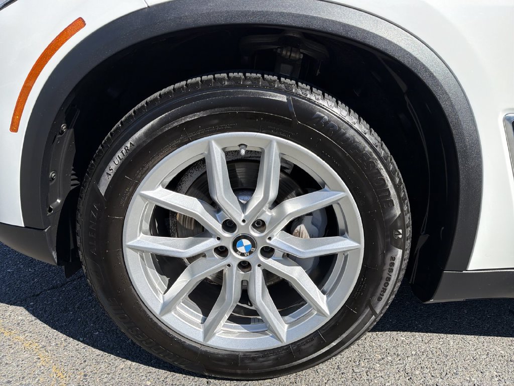 Used 2022 BMW X5 xDrive40i AWD/4WD image 16