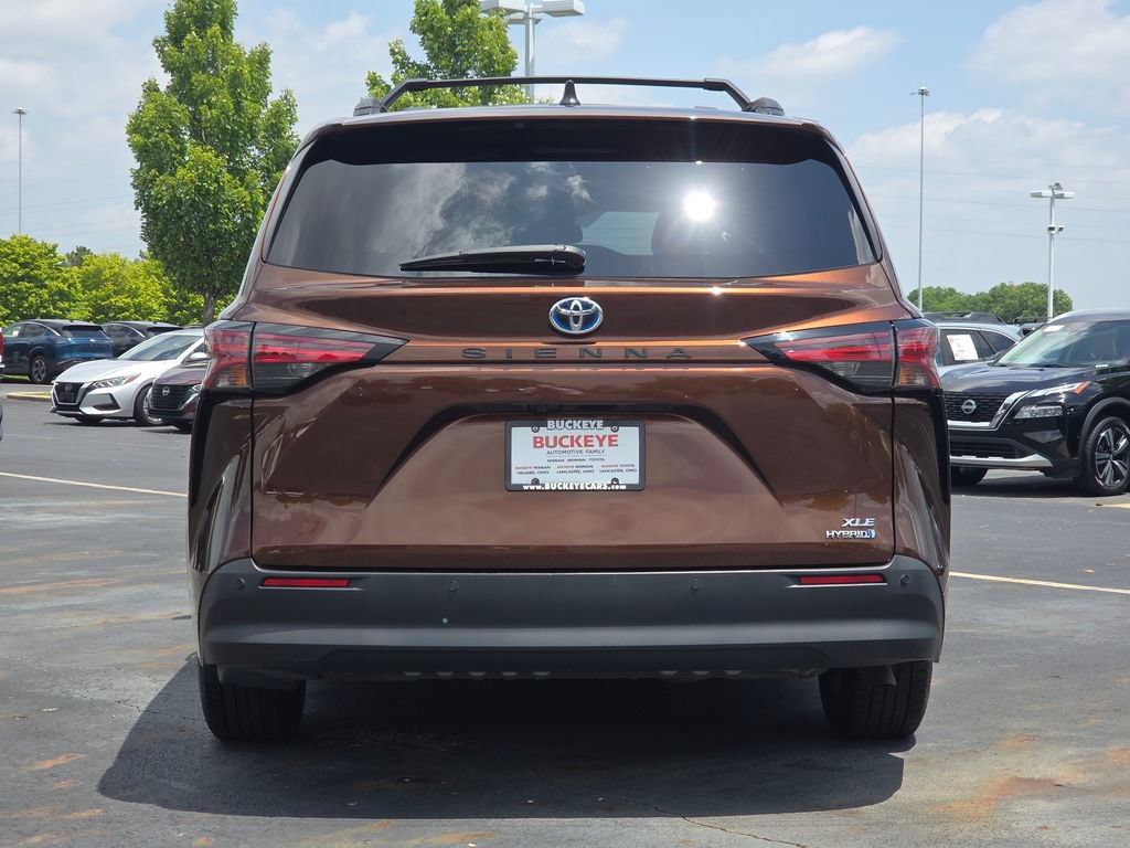 Used 2021 Toyota Sienna XLE FWD image 26