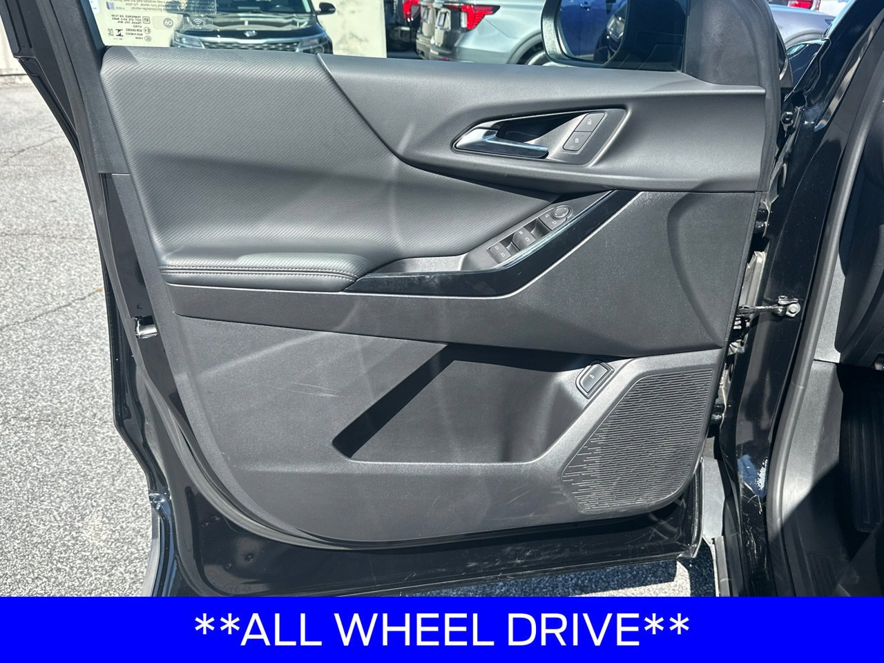 Used 2025 Chevrolet Equinox LT w/ Convenience Package II AWD/4WD image 11