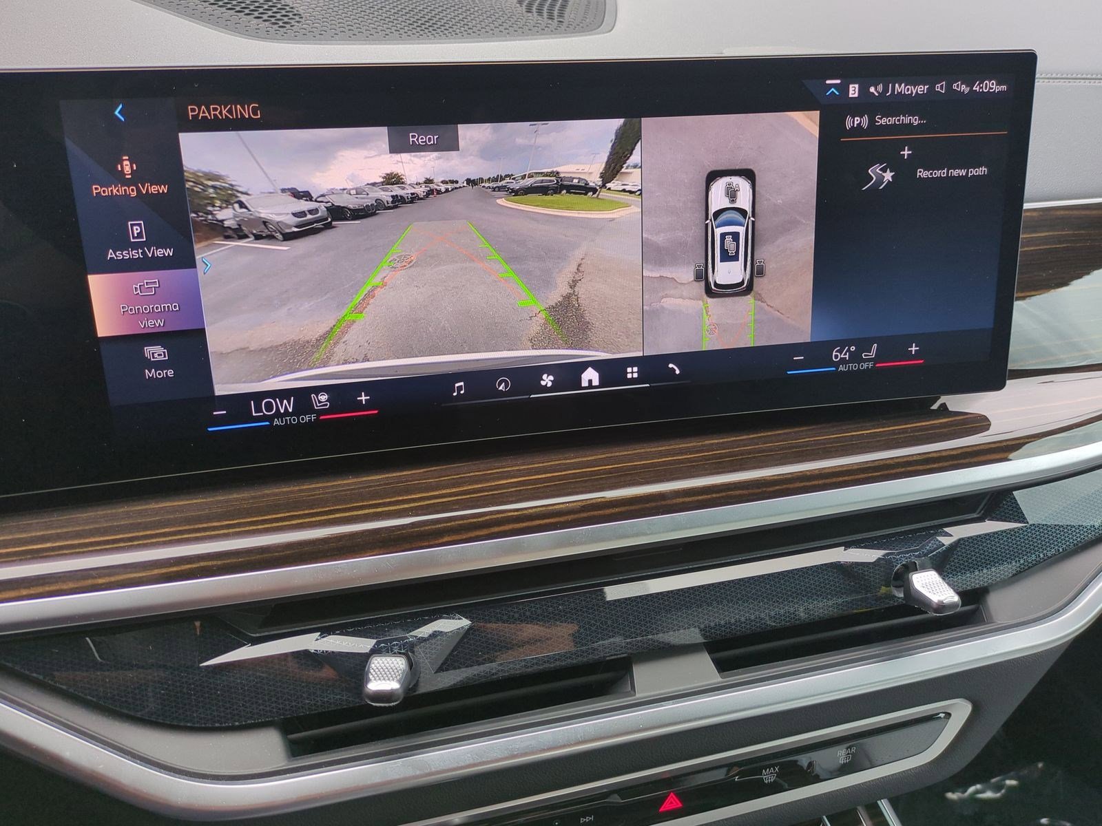 Used 2025 BMW X5 xDrive50e w/ Premium Package image 25