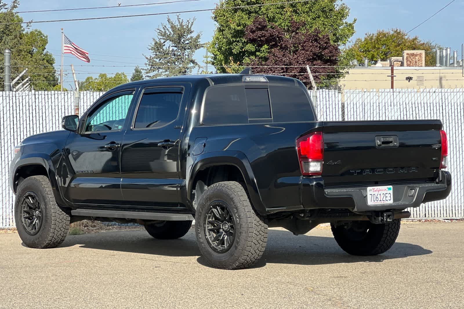Used 2021 Toyota Tacoma SR5 w/ Technology Package AWD/4WD image 5