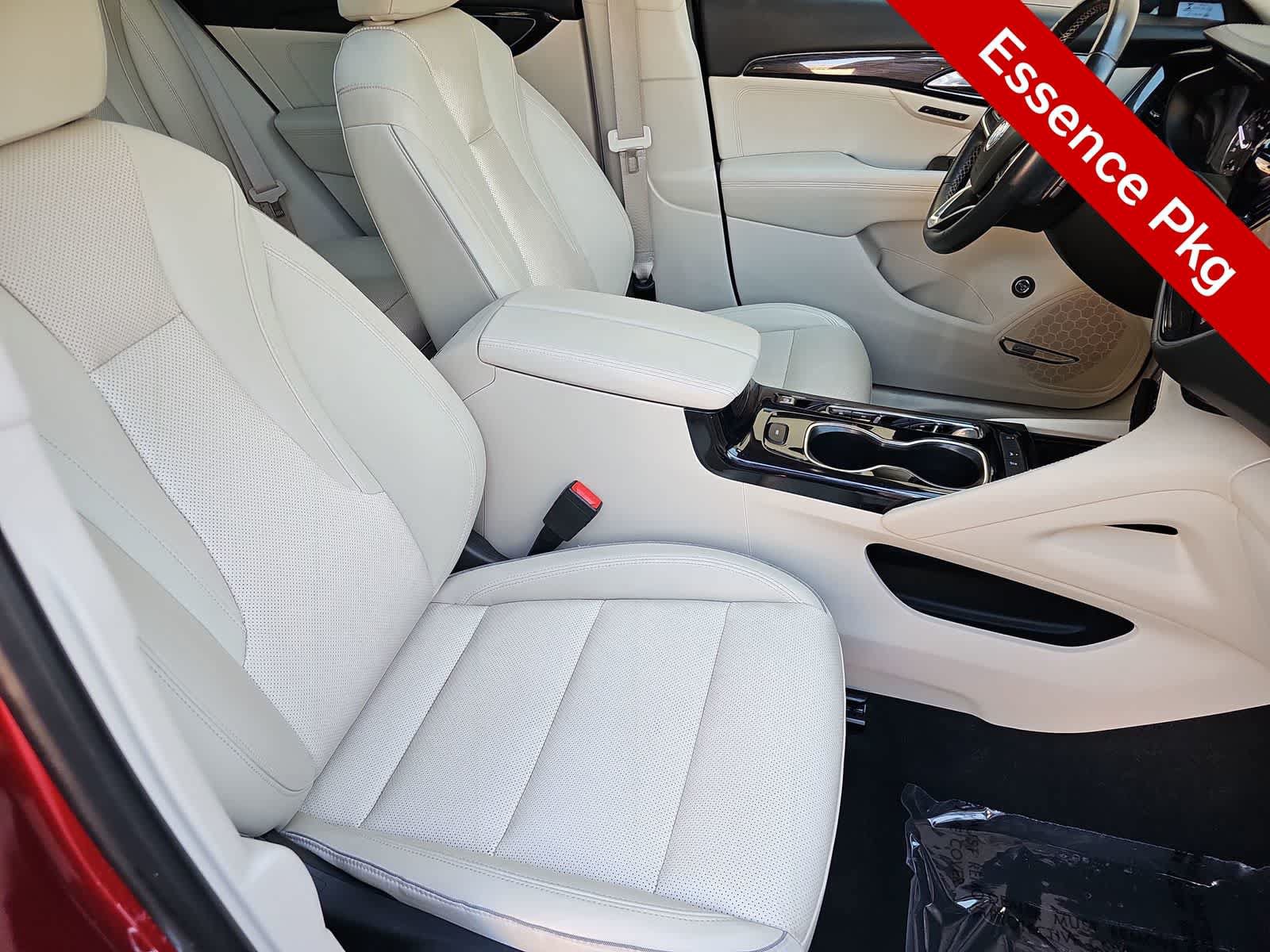 Used 2021 Buick Envision Essence w/ Technology Package I FWD image 18