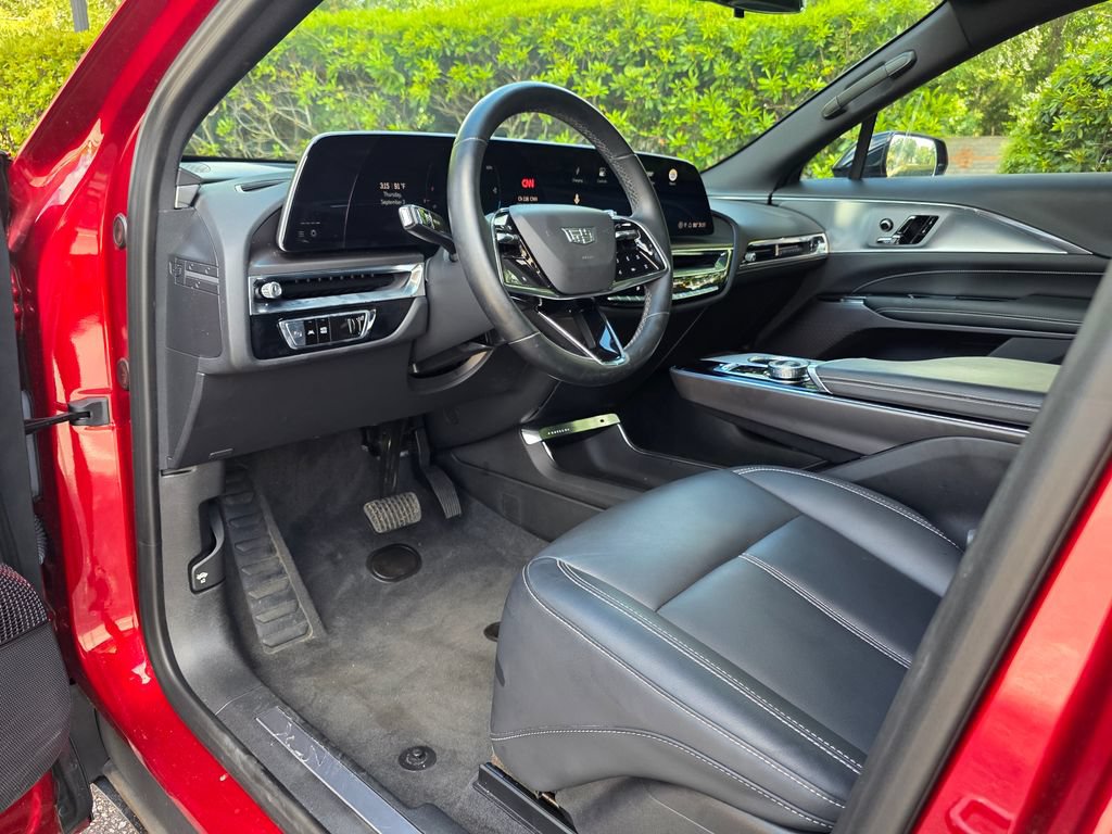 Certified 2024 Cadillac Lyriq Tech RWD image 11