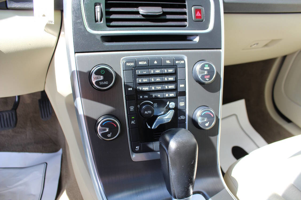 Used 2012 Volvo S60 T5 w/ Climate Pkg image 17