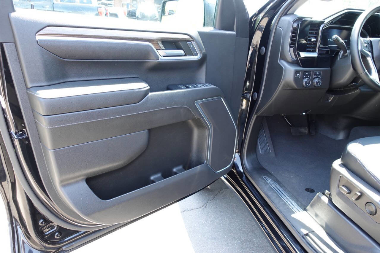 Used 2023 Chevrolet Silverado 1500 LT AWD/4WD image 16