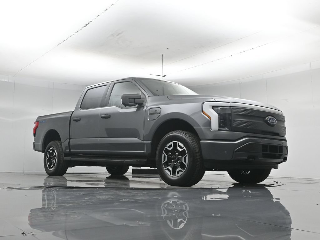 Used 2023 Ford F150 Lightning XLT AWD/4WD image 47