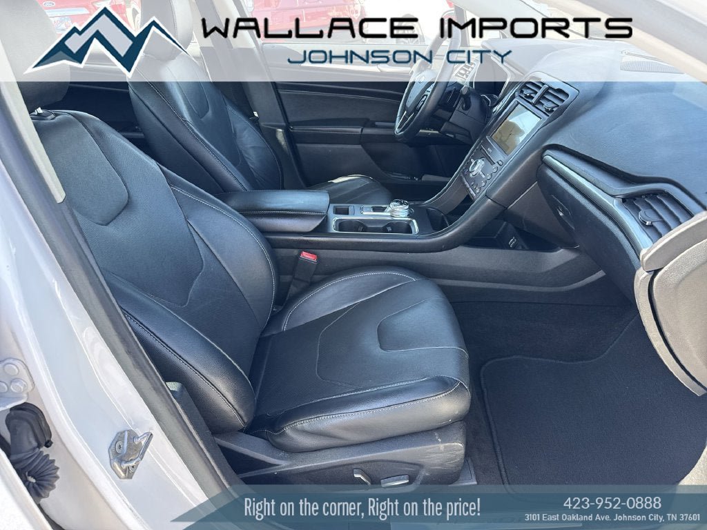 Used 2020 Ford Fusion Titanium AWD/4WD image 38