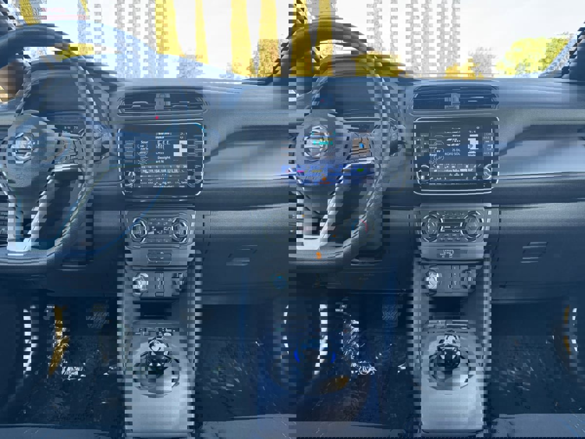 Used 2024 Nissan Leaf S image 15