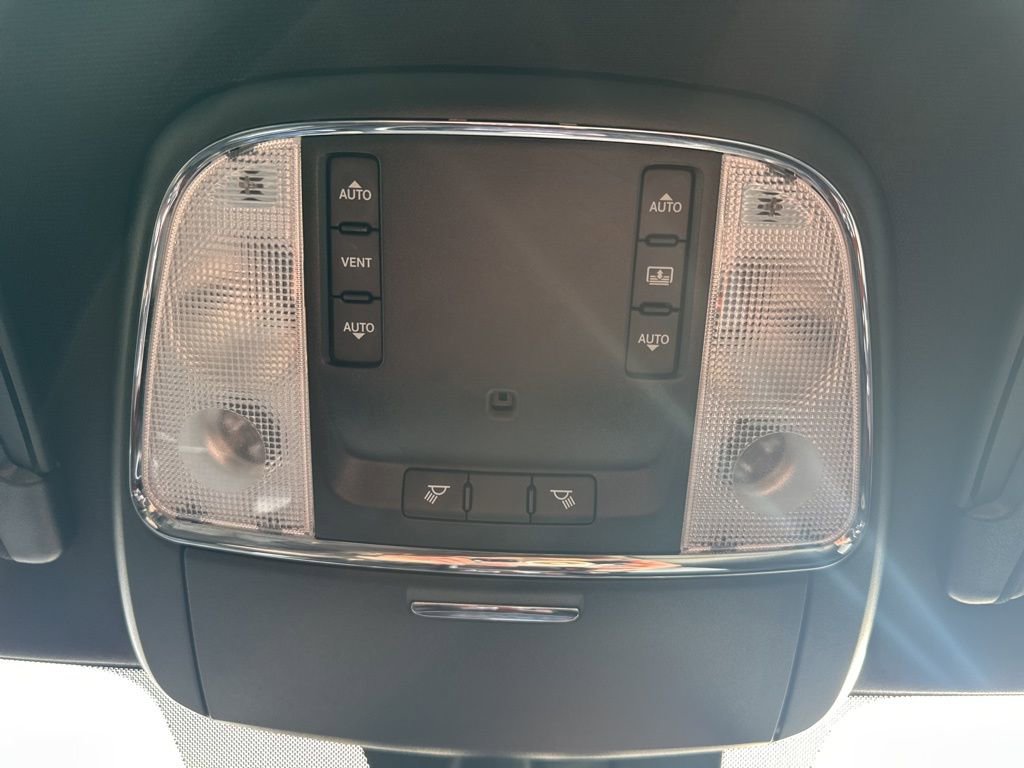 Used 2012 Chrysler 300 Limited image 20