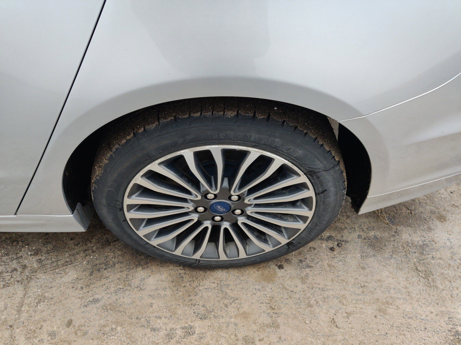 Used 2018 Ford Fusion Titanium image 12