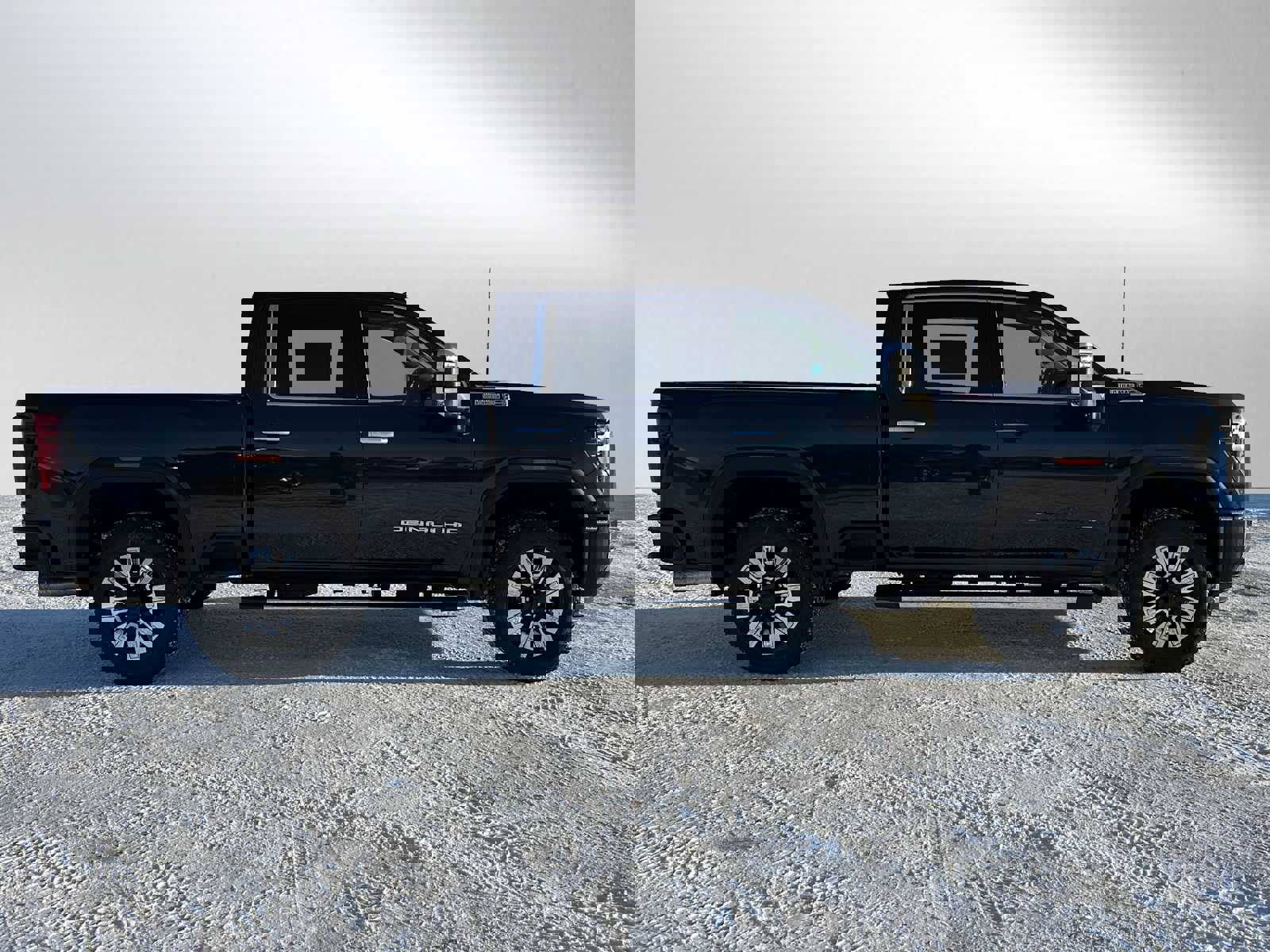 New 2026 GMC Sierra 2500 Denali w/ Denali Reserve Package image 2
