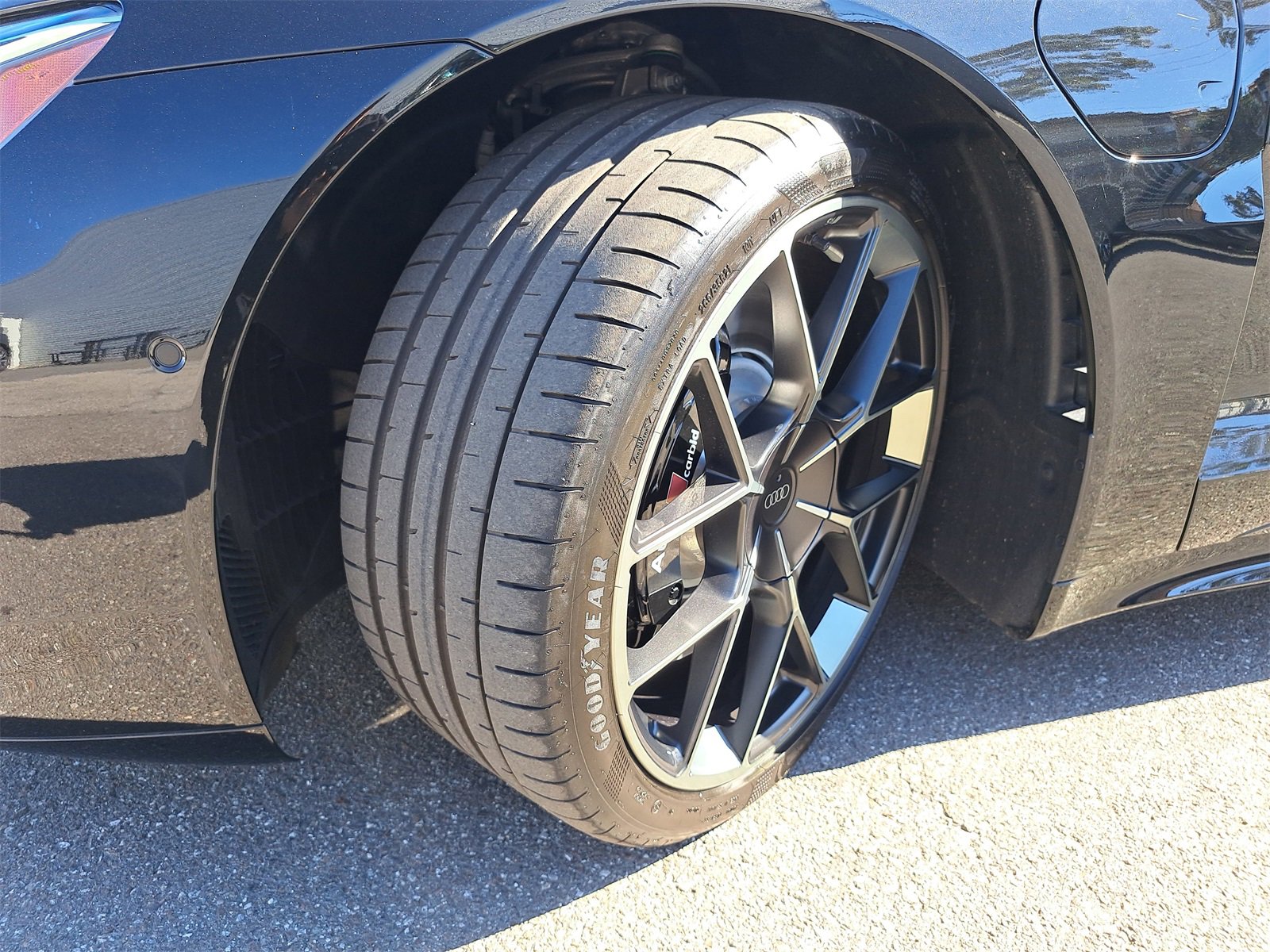 Used 2025 Audi RS e-tron GT performance w/ 21" Wheel Package image 36