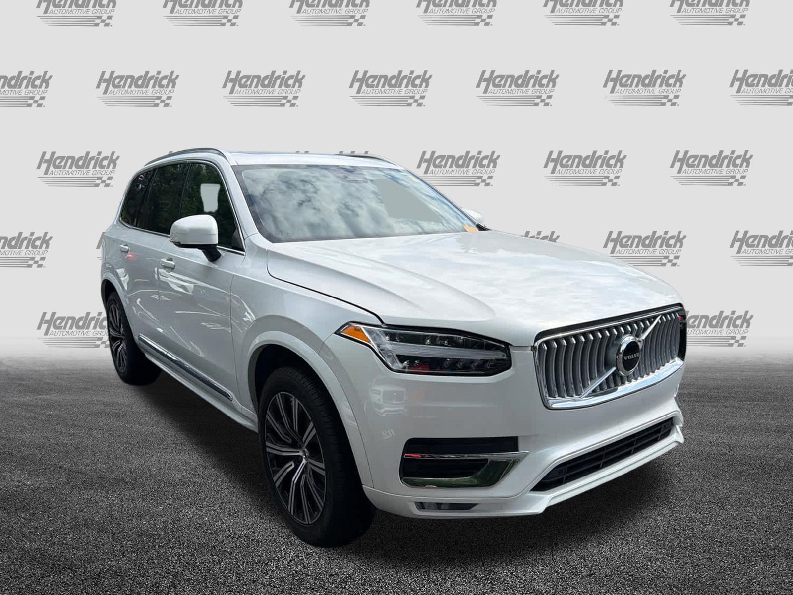 Used 2025 Volvo XC90 B5 Core AWD/4WD image 2