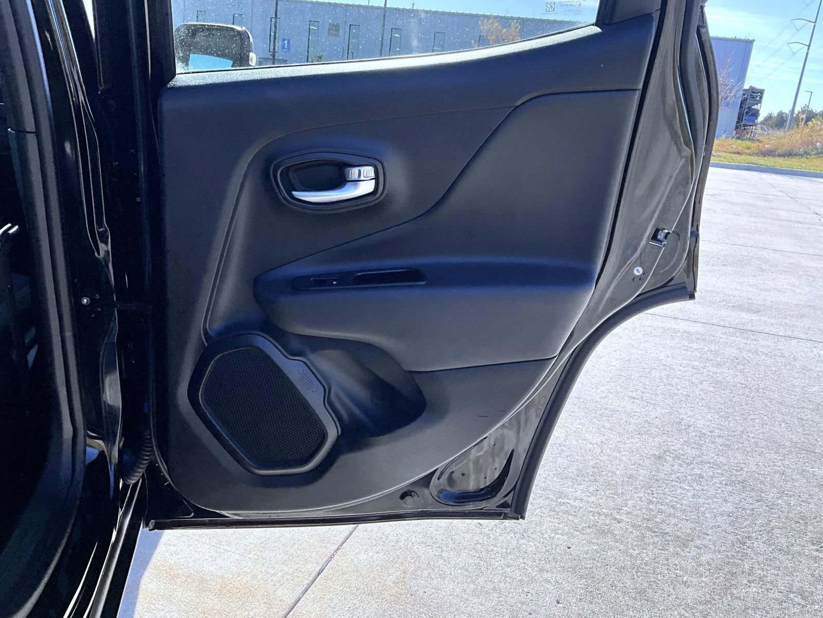 Used 2023 Jeep Renegade Latitude image 21