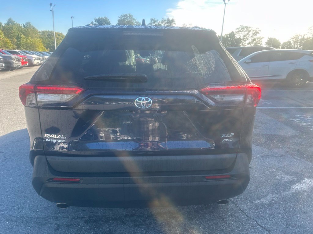 Used 2023 Toyota RAV4 XLE AWD/4WD image 6