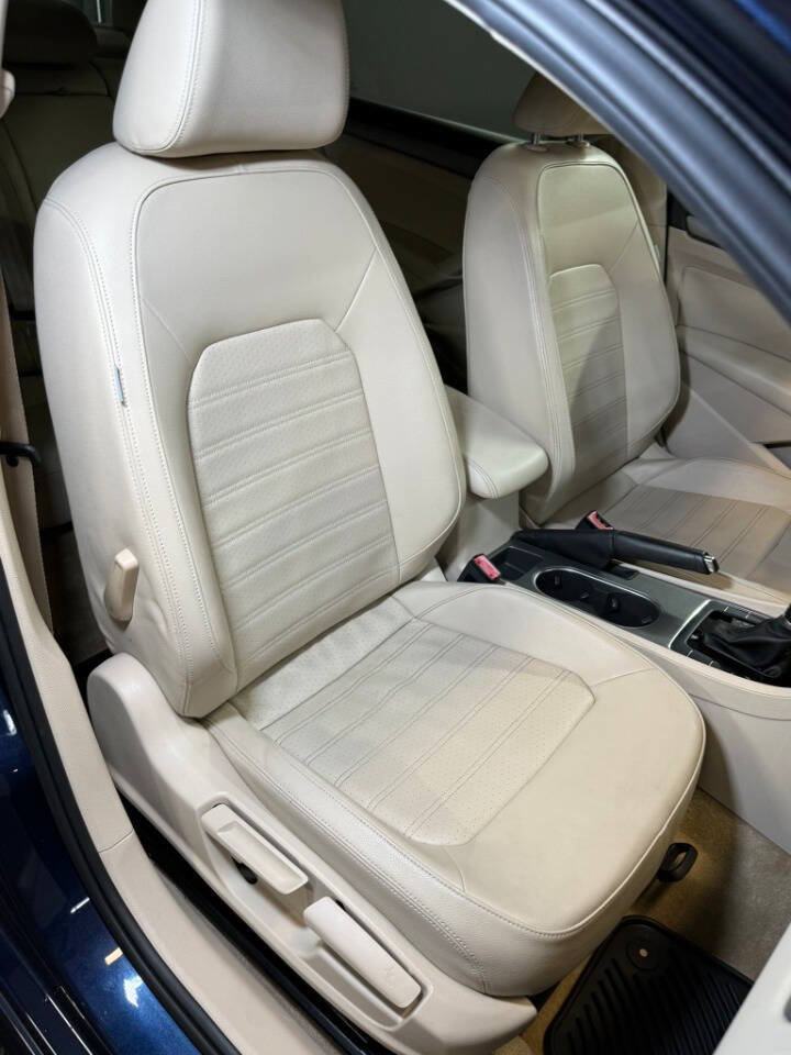 Used 2015 Volkswagen Passat 1.8T SE FWD image 8