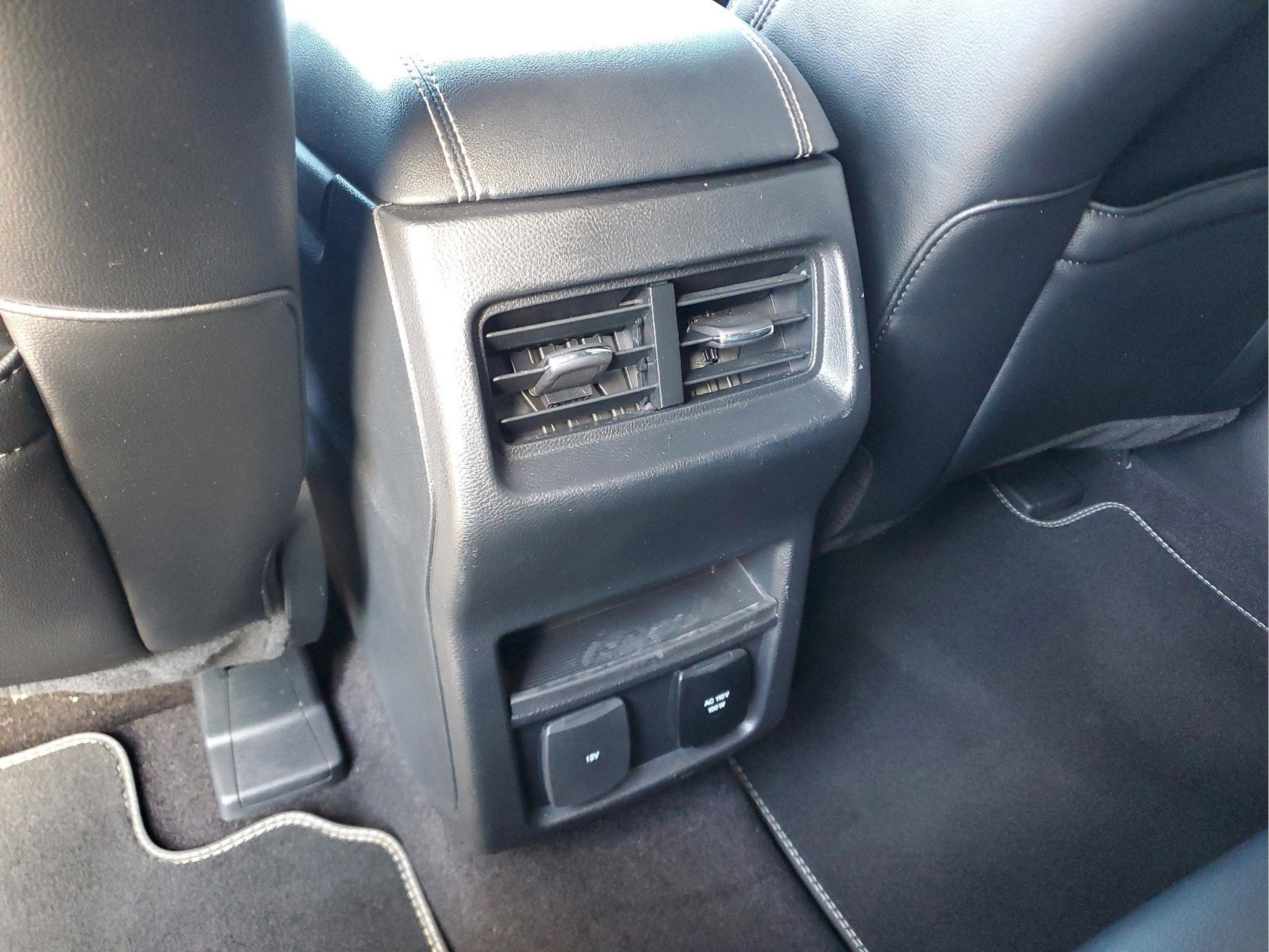 Used 2020 Ford Edge ST image 17