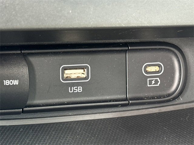 Used 2023 Kia Soul GT-Line image 34