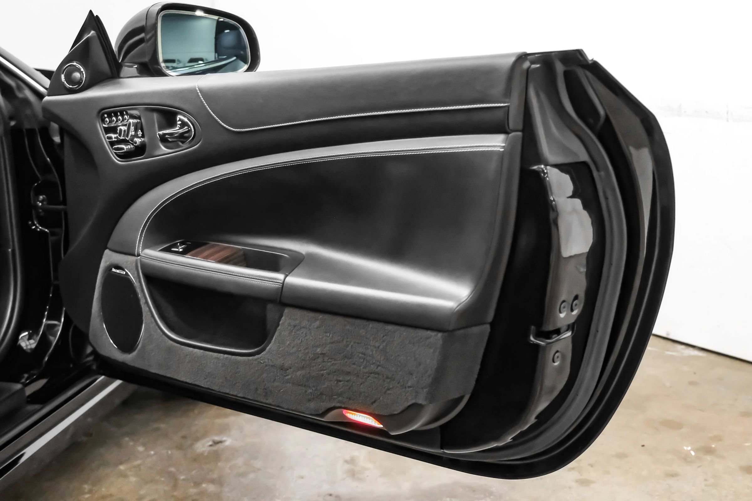 Used 2014 Jaguar XK Coupe RWD image 25