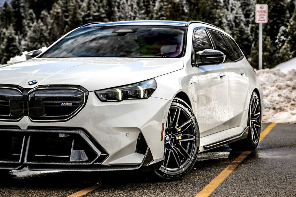 New 2026 BMW M5 Touring image 4