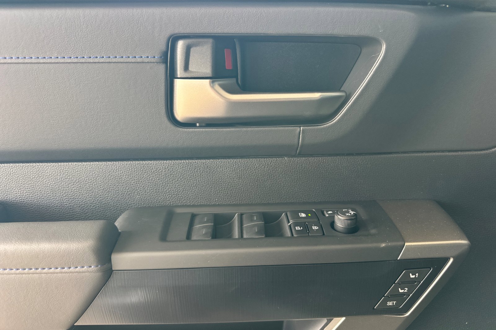 New 2026 Toyota Tundra Platinum w/ TRD Off-Road Package image 9