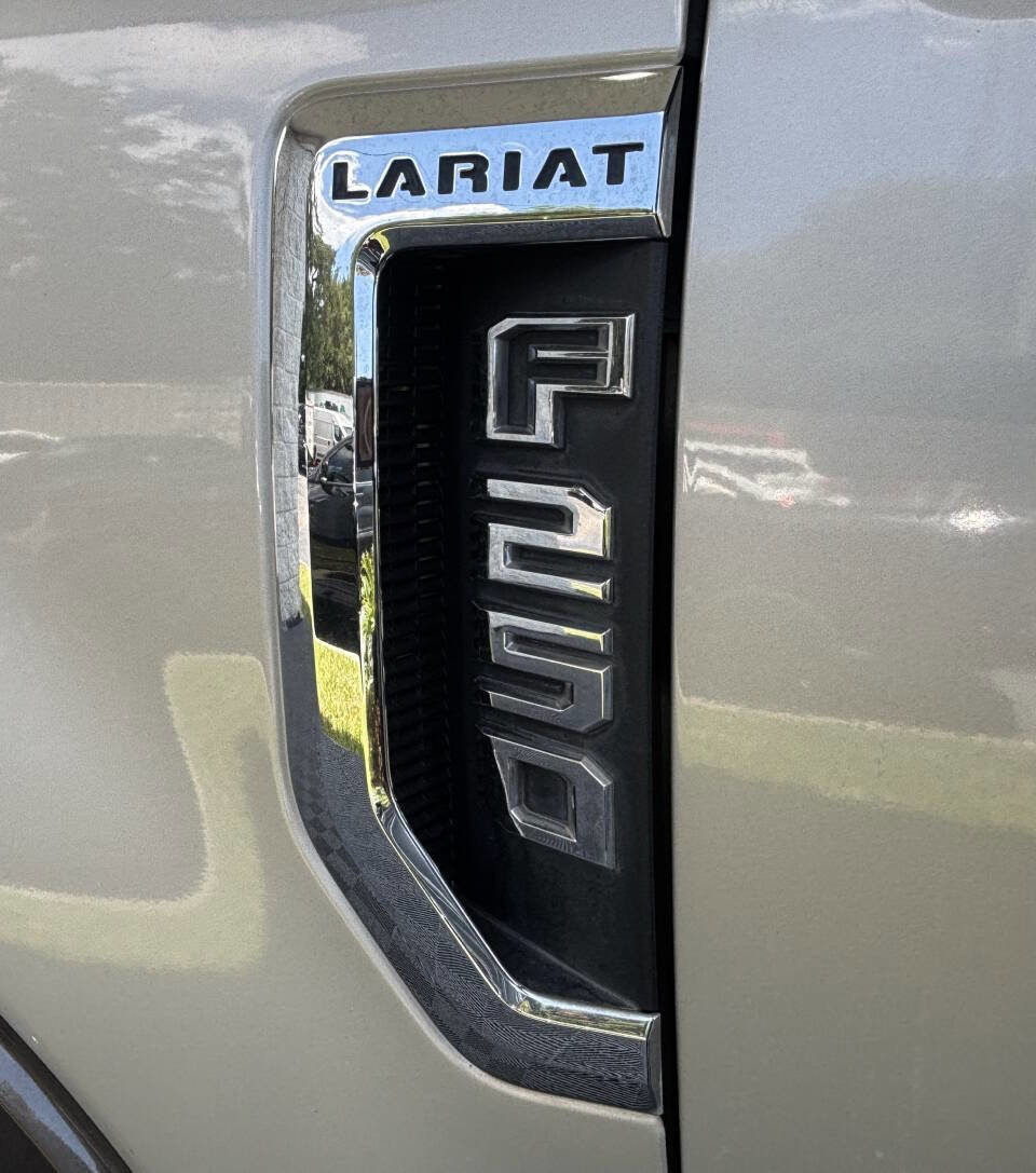 Used 2017 Ford F250 Lariat w/ Lariat Value Package AWD/4WD image 4