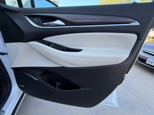 Used 2022 Buick Enclave Avenir w/ Avenir Technology Package FWD image 23